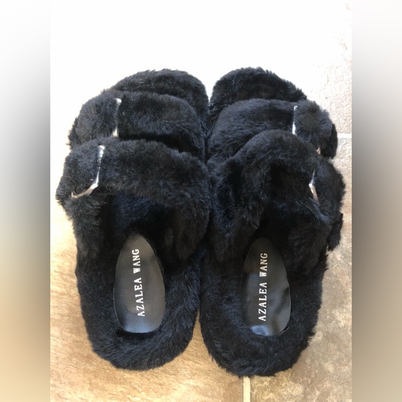 AZALEA WANG FURY SLIDES SIZE: 7.0 - Picture 2 of 4